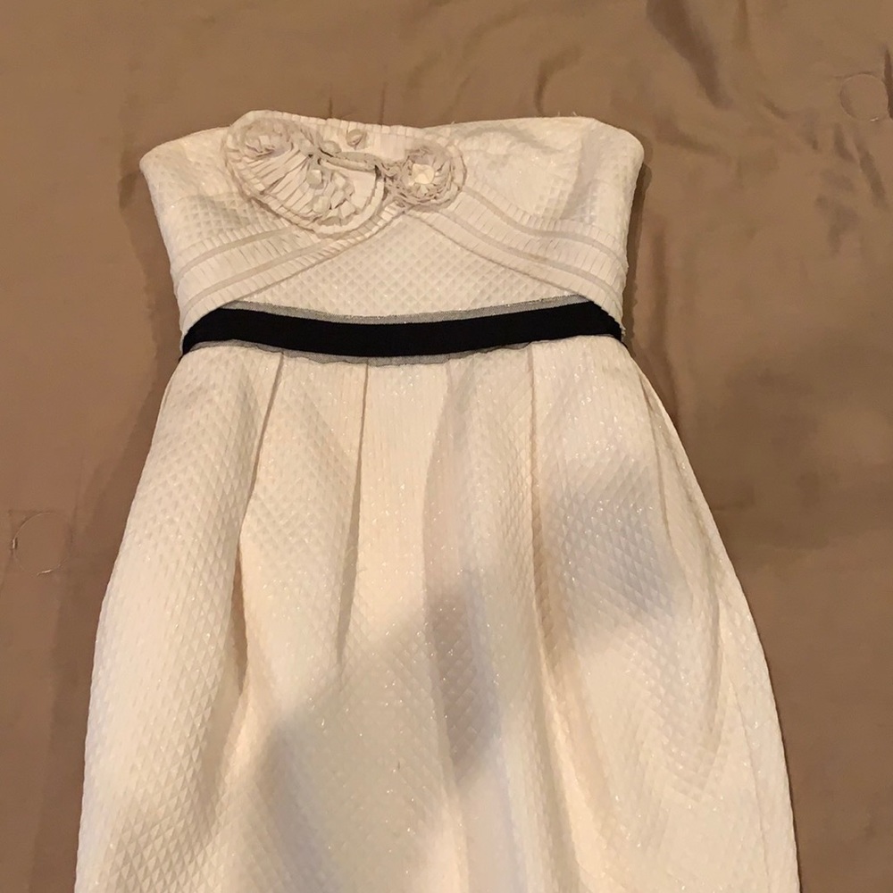 BCBG cream strapless dress w pockets!